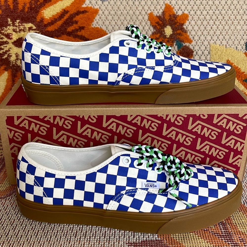 Vans WMNS Authentic
Checkerboard Blue/White
VN0009PVY6Z
Sneakers